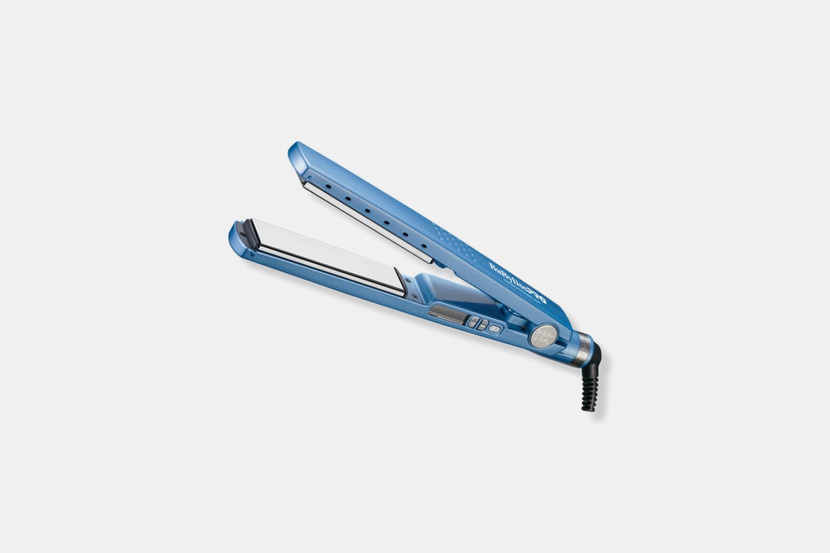 BaBylissPRO Nano Titanium Ionic Straightening Iron