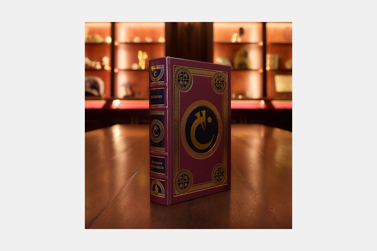 Mistborn: The Final Empire by Brandon Sanderson